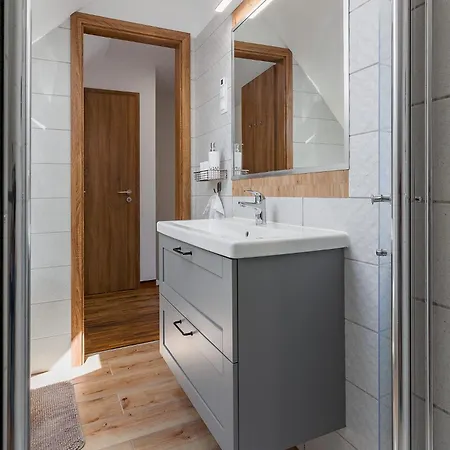 Monbuhim Twin * Veszprém